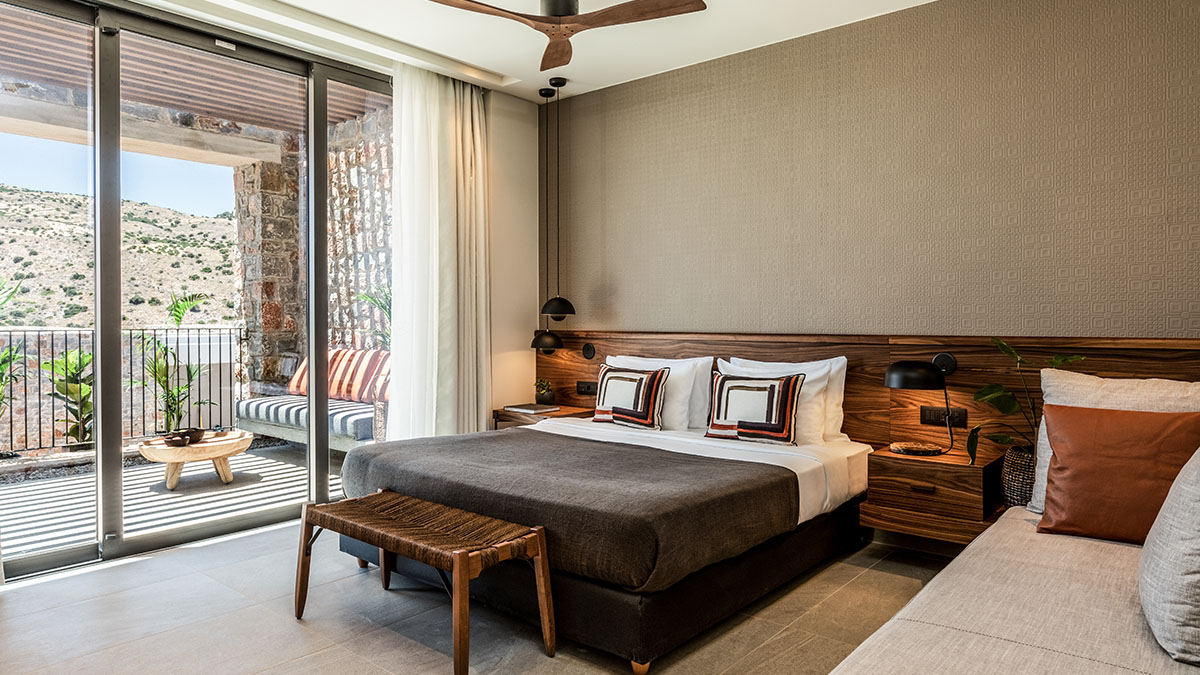 Core Open Plan Suite with outdoor Jacuzzi